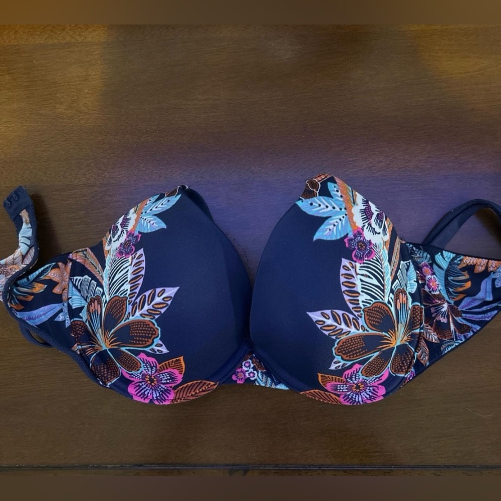 VS Pink Lightly Lined Multi-Way Bra 32C